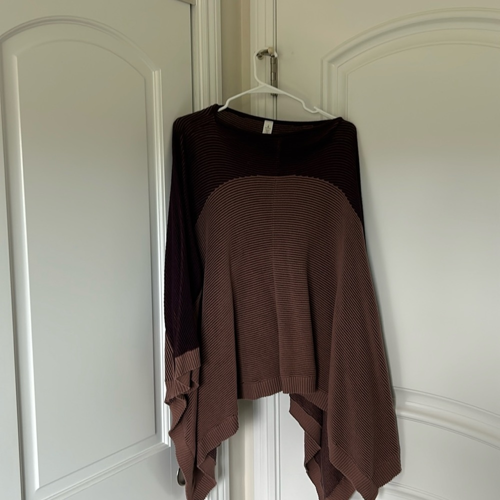 Lululemon Cape